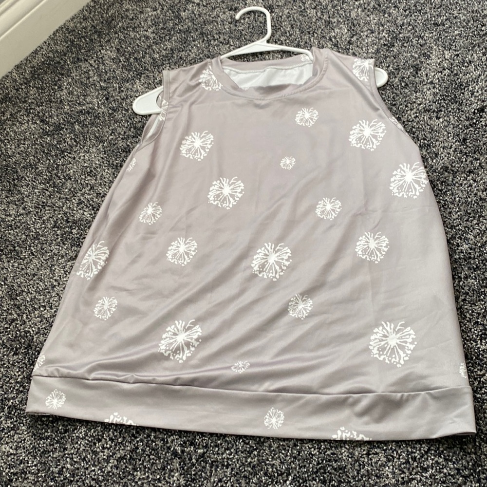 Medium light grey dandelion tank top